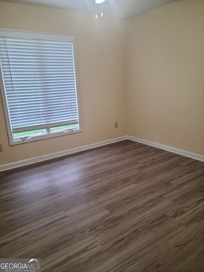 Building Photo - 2120 Fieldstone View Ct SE