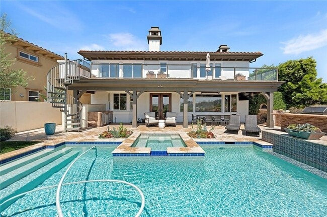 Building Photo - 5 Via Monarca St