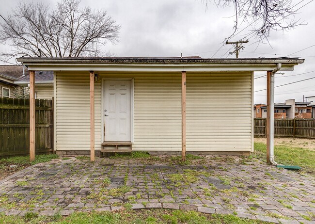 Building Photo - 712 45th Ave N