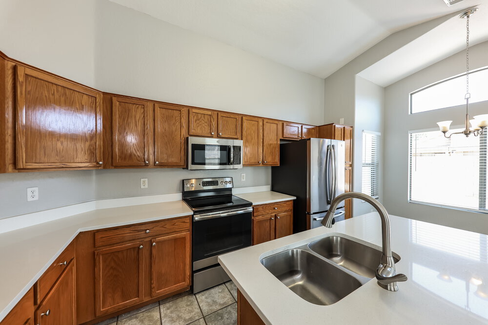 Building Photo - 13748 W Keim Dr