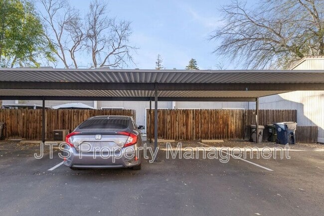 Building Photo - 9 Derow Ct