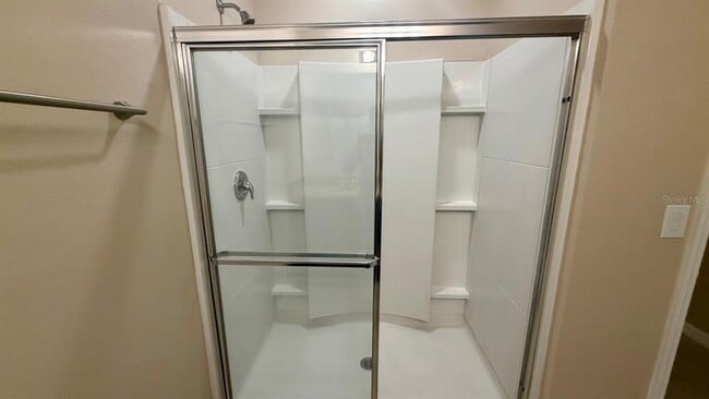 Building Photo - 3342 Landing Vw