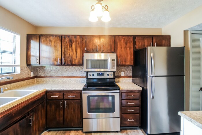 Building Photo - 2510 Hidden Cove Ct