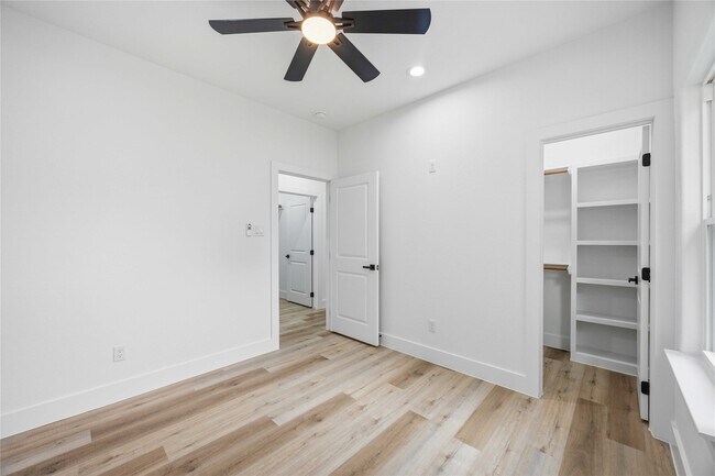 Building Photo - 8531 Rinn St