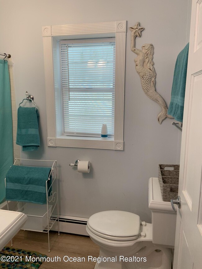 Building Photo - 33 Broadway