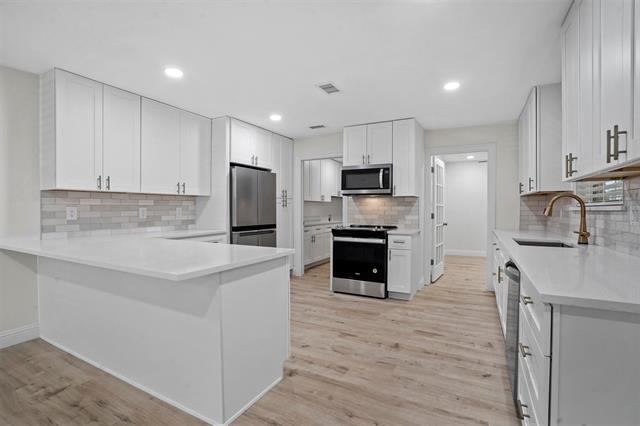 Building Photo - 5124 Collinwood Ave