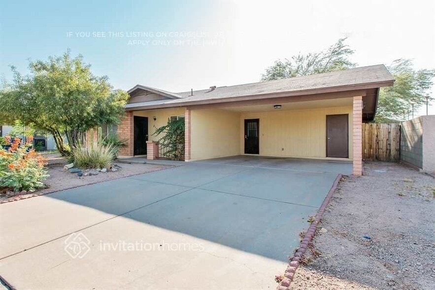 Building Photo - 215 N Kachina