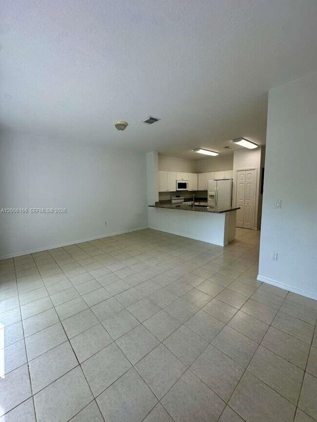 Building Photo - 10760 NW 82nd Terrace