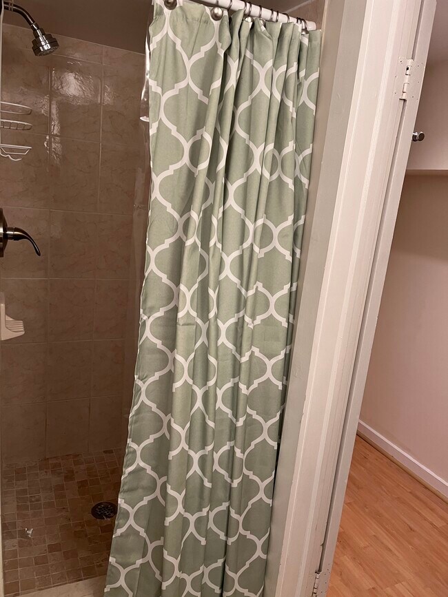 Building Photo - 1825 Swann St NW