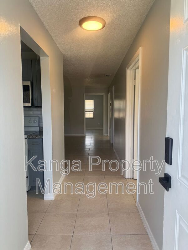 Building Photo - 3206 Louisiana Ave