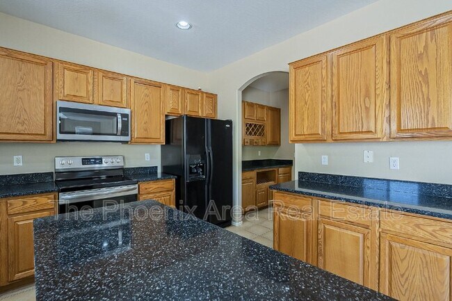 Building Photo - 43476 Caven Dr