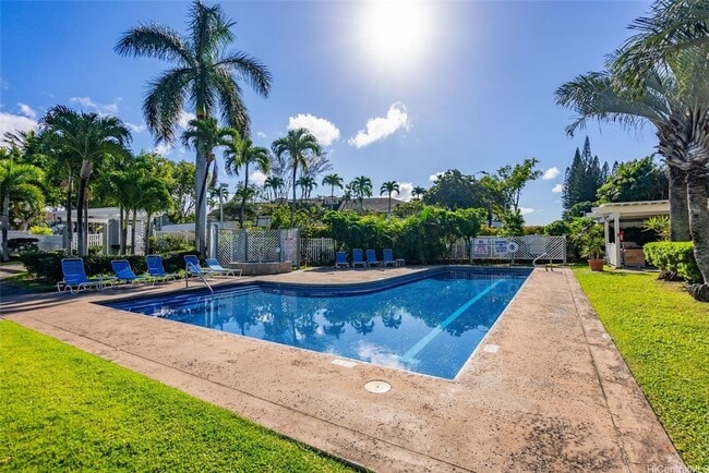 Building Photo - 605 Mananai Pl