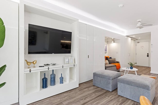 Building Photo - 12607 Larchmere Blvd