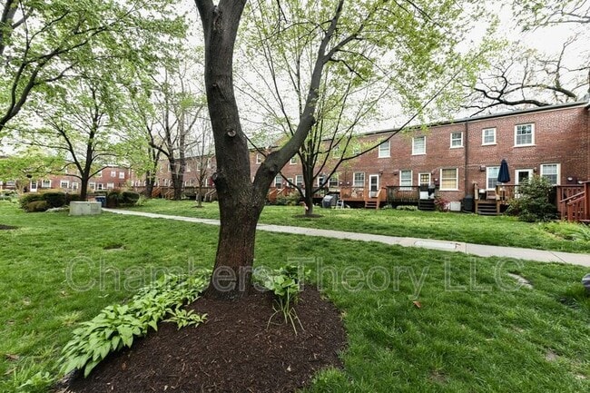 Building Photo - 1501 S Edgewood St