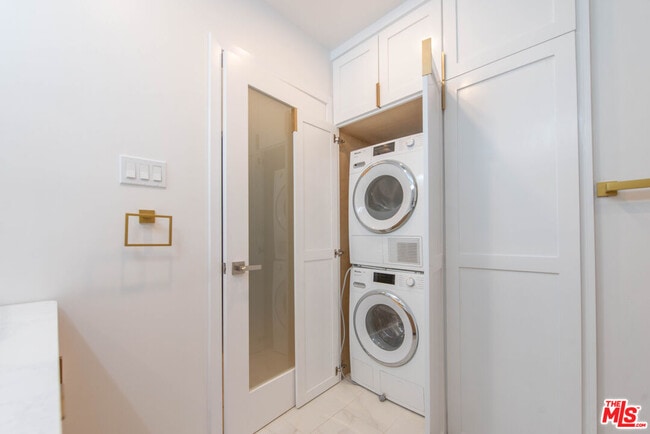 Building Photo - 645 Walther Way