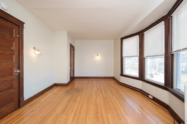Building Photo - 814 Lancaster St