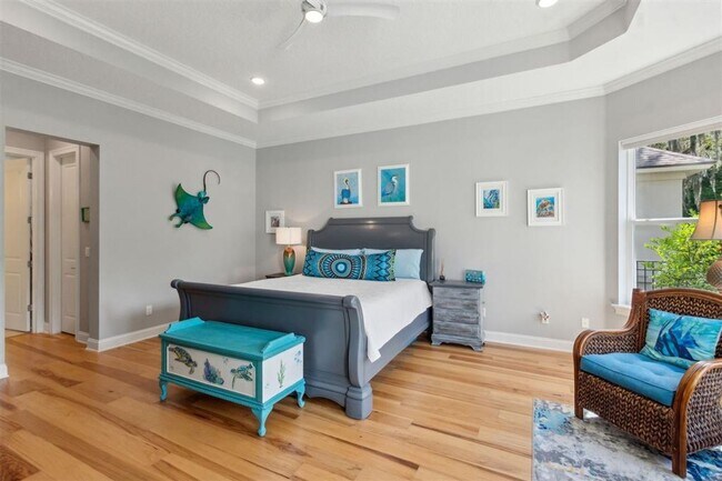 Building Photo - Luxury Living in exclusive and gated Oyste...