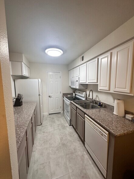 Building Photo - 2451 N Rainbow Blvd