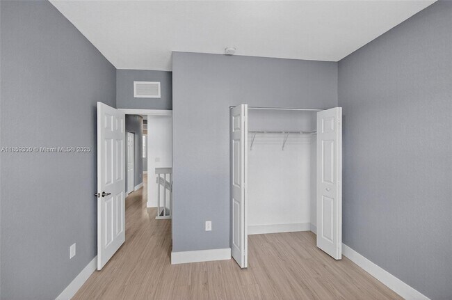 Building Photo - 14747 SW 25th Ln