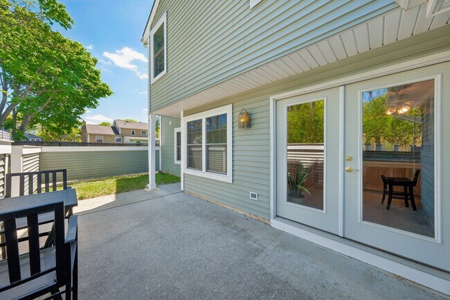 Building Photo - 212 Westchester Ct