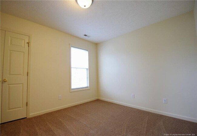Building Photo - 127 Blue Water Dr