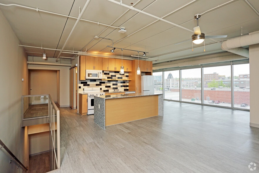 City Square Lofts 240 E Walnut St Des Moines IA 50309 Apartment Finder