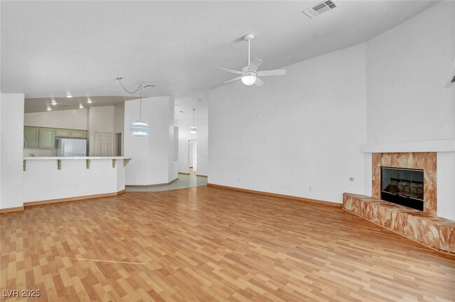 Building Photo - 9740 Bootstrap