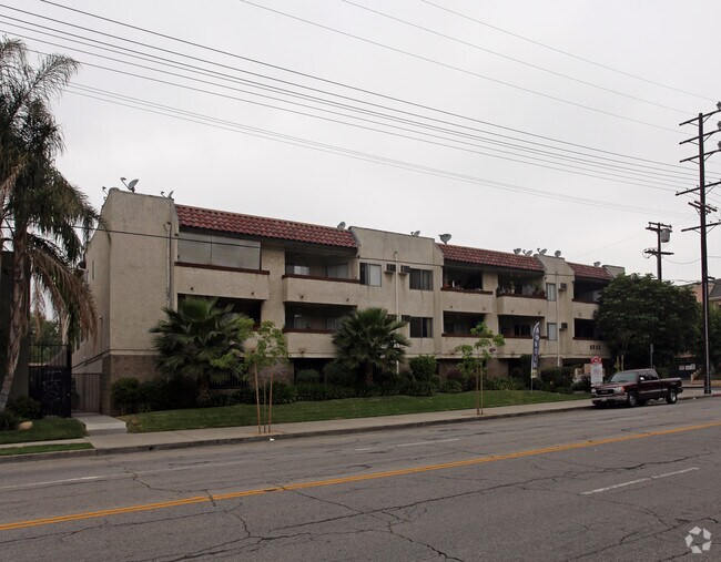Building Photo - Haskell III Apartments
