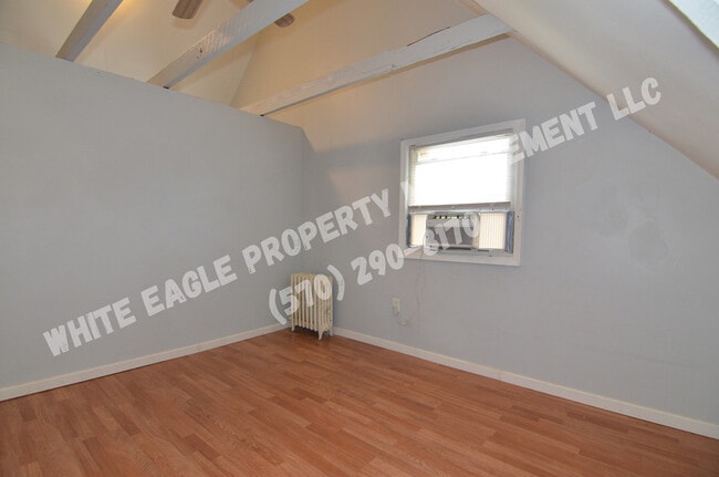 Building Photo - 641 Alder St
