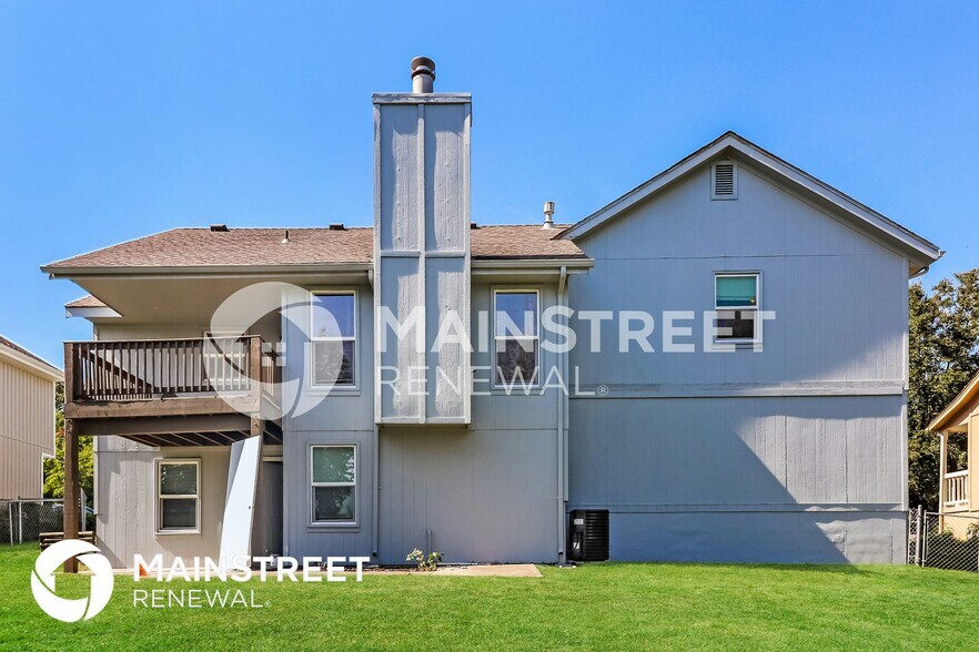 Building Photo - 609 NE Bristol Dr
