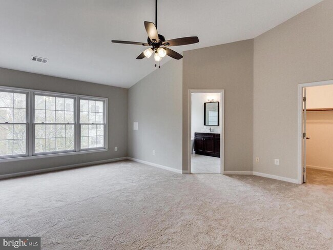 Building Photo - 9421 Van Arsdale Dr