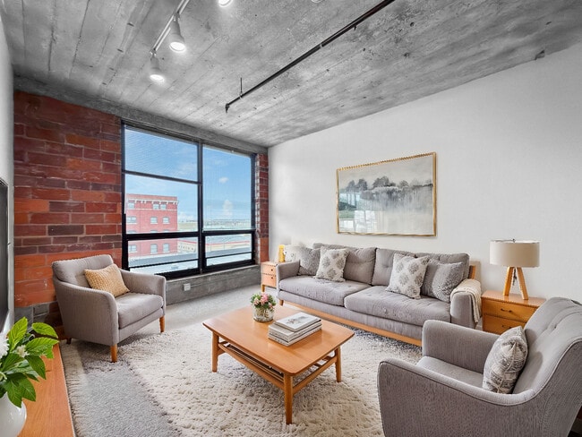 Building Photo - Crescent Lofts