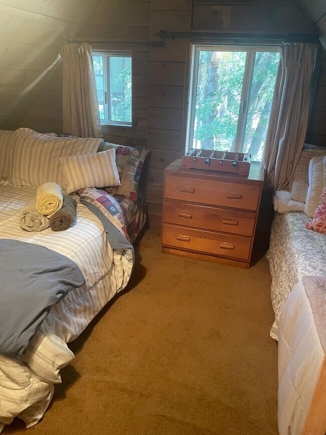 Building Photo - Lovely Home: 2BR+Bonus at Cul-De-Sac in Gr...