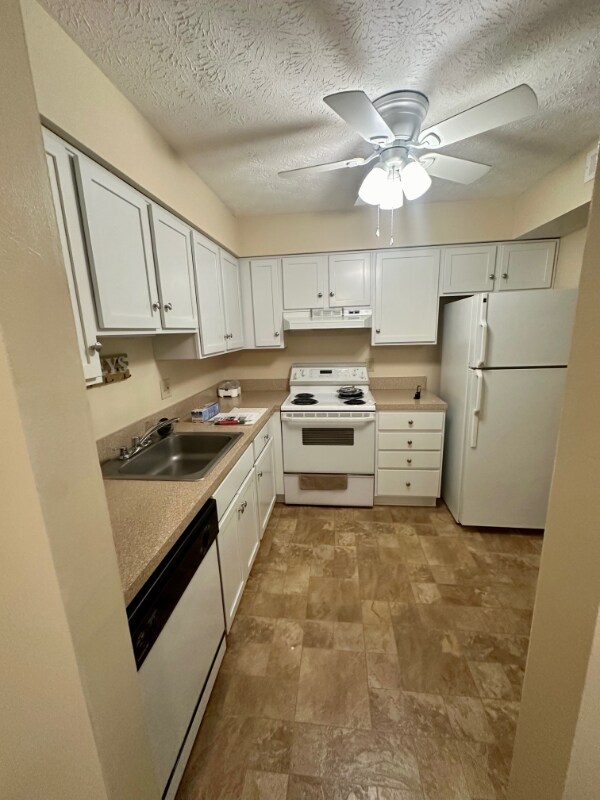 Building Photo - 1490 Slade Ave