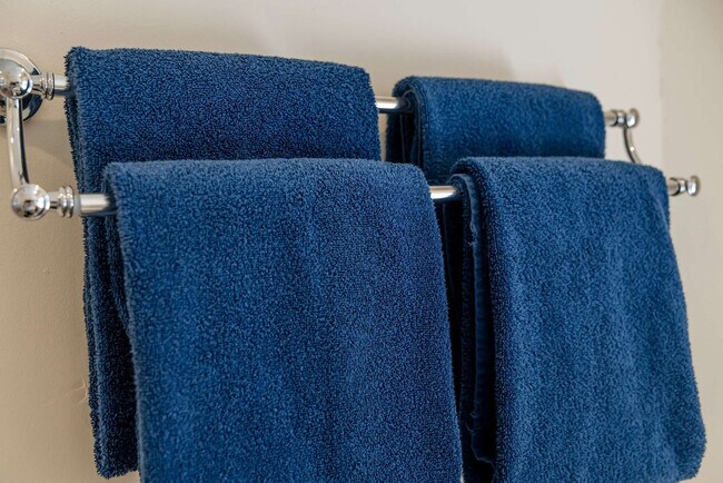 Building Photo - 640 S Columbia St