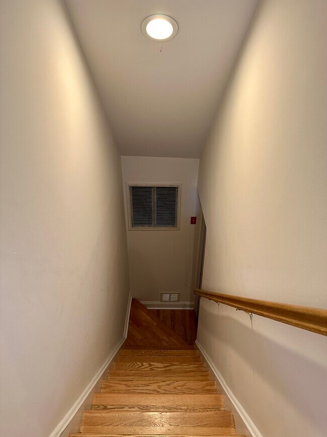 Building Photo - 139 Garden St