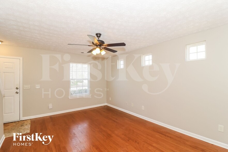 Building Photo - 5220 Sky Ridge Way