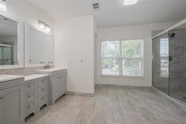 Building Photo - 3131 Double Lake Dr