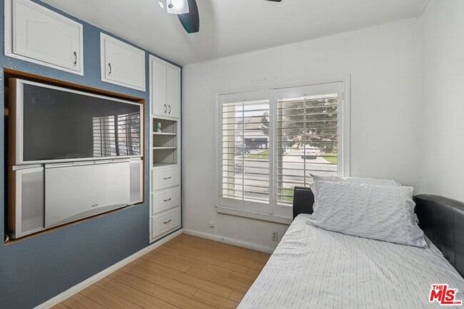 Building Photo - 2619 W Windhaven Dr