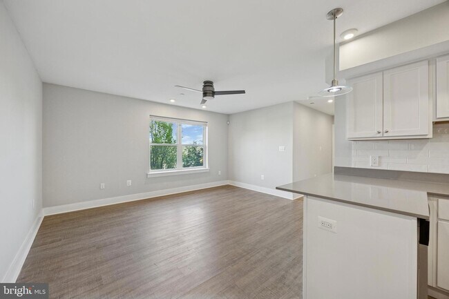 Building Photo - 502 Gerhard St