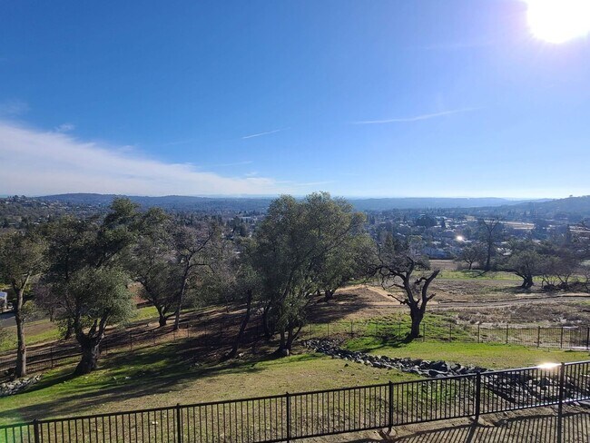 Building Photo - BEAUTIFUL BRAND NEW "NEXT-GEN" HOME W/ SOLAR & SIERRA VIEWS!!