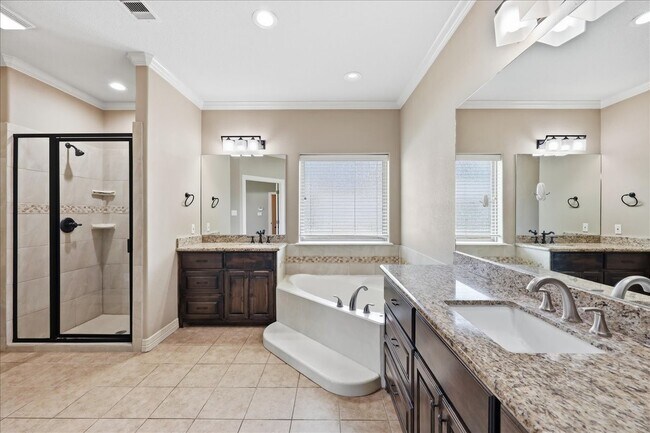 Building Photo - 160 Colonial Estates Dr