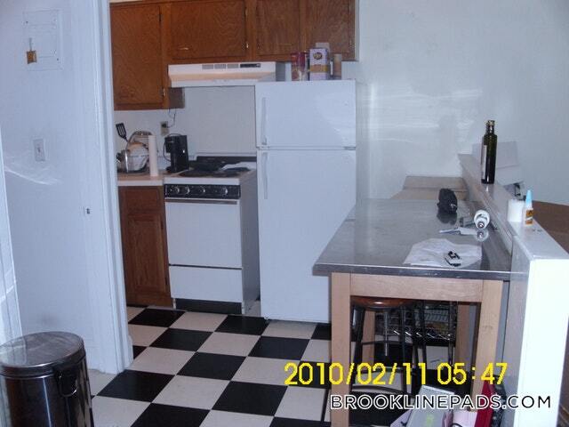 Building Photo - 1071 Beacon St