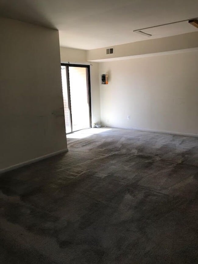 Building Photo - 8415 Benecia Ct