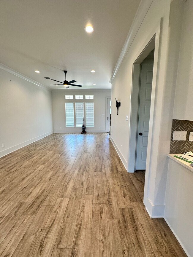 Building Photo - Close to WK Bossier and Barksdale Air Force Base.