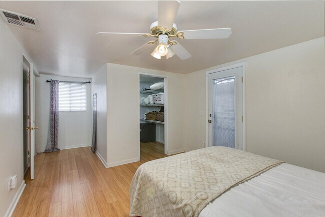 Building Photo - 510 E Belmont Ave