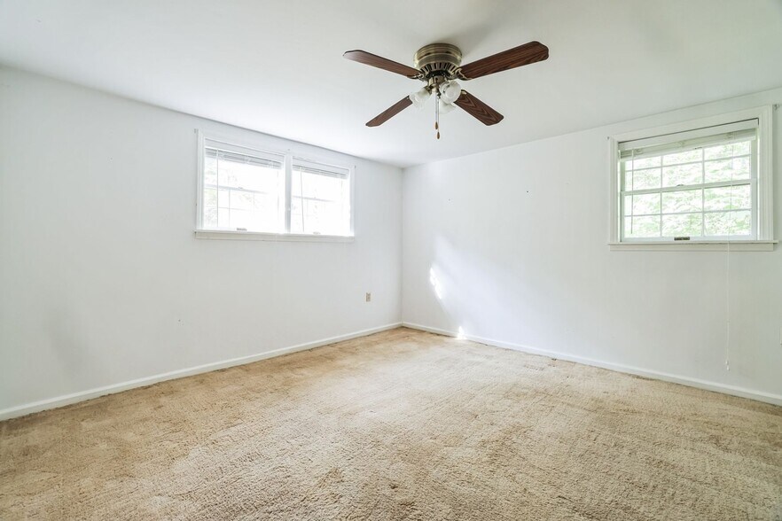 Building Photo - 415 Haven Ln