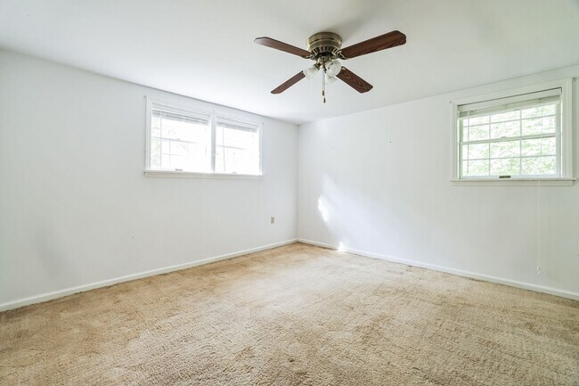 Building Photo - Spacious 5BR / 3BA House in Marietta