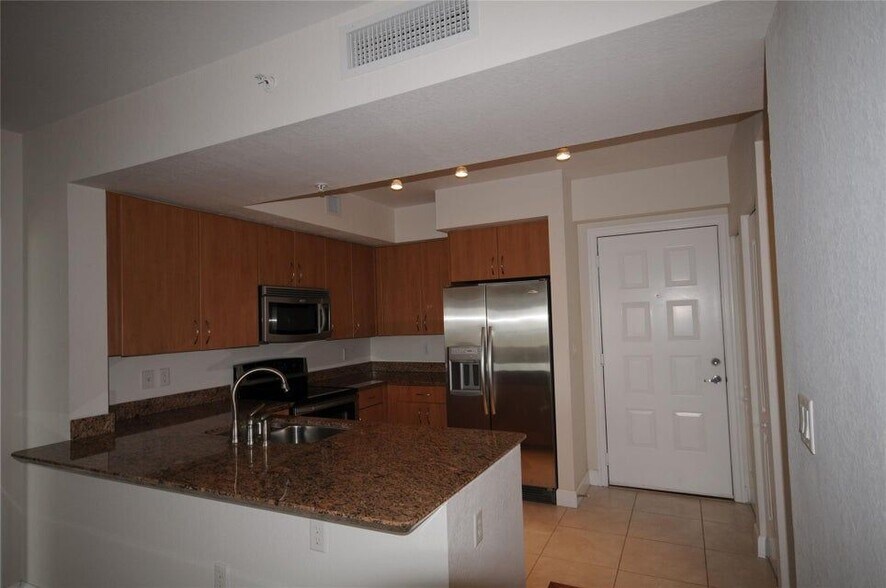 Building Photo - 1830 Radius Dr