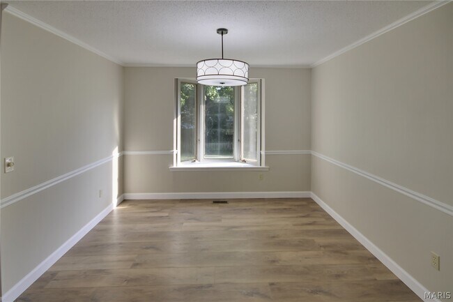 Building Photo - 1392 Justerini Dr